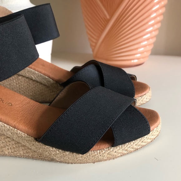 Andre Assous Espadrille Wedge Sandal Black Stretch Straps Leather Spain Size 7 - Picture 10 of 16
